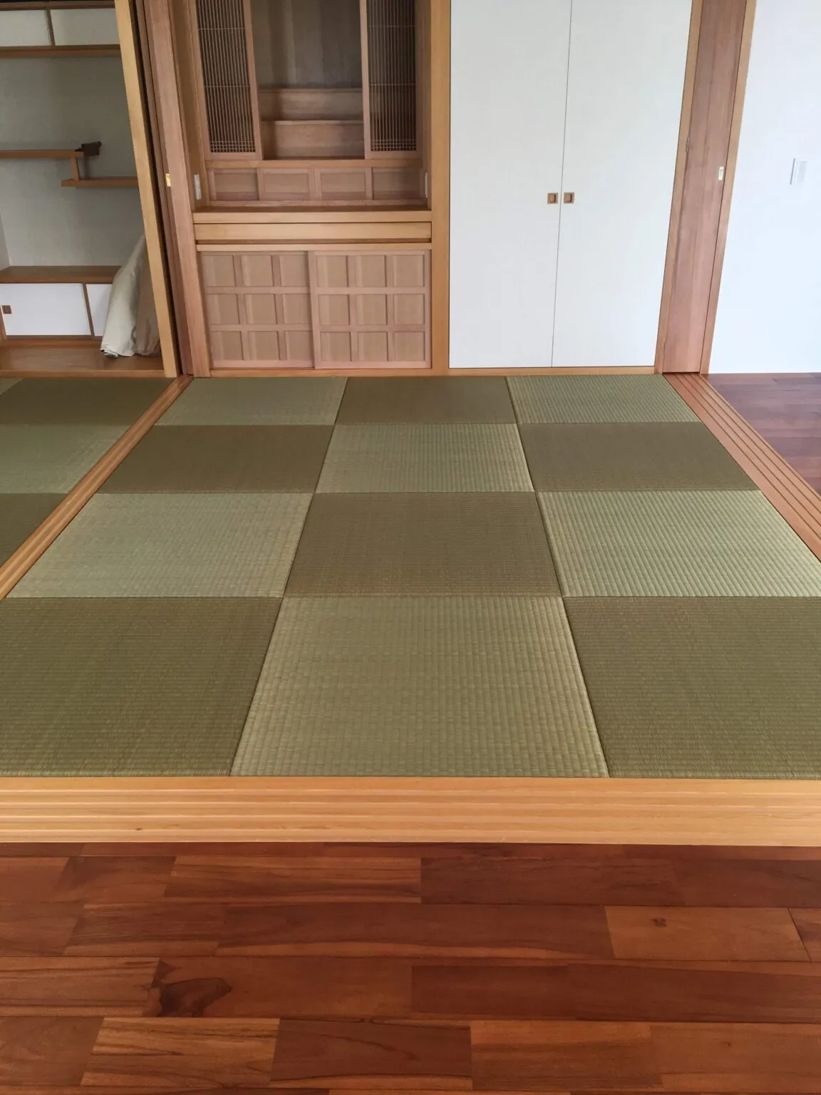 たたみ新調 半帖縁なし(琉球畳)12枚 納品完了(沖縄市)～中国産ビーグ(本間)