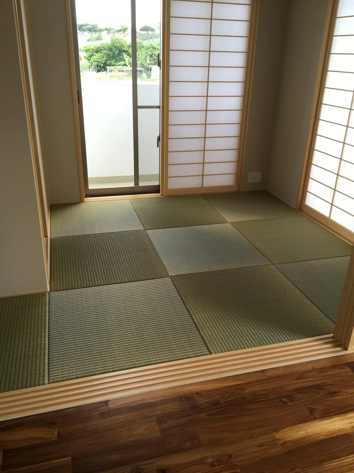 たたみ新調 半帖縁なし(琉球畳)10枚 納品完了(南風原町)～中国産ビーグ(本間)