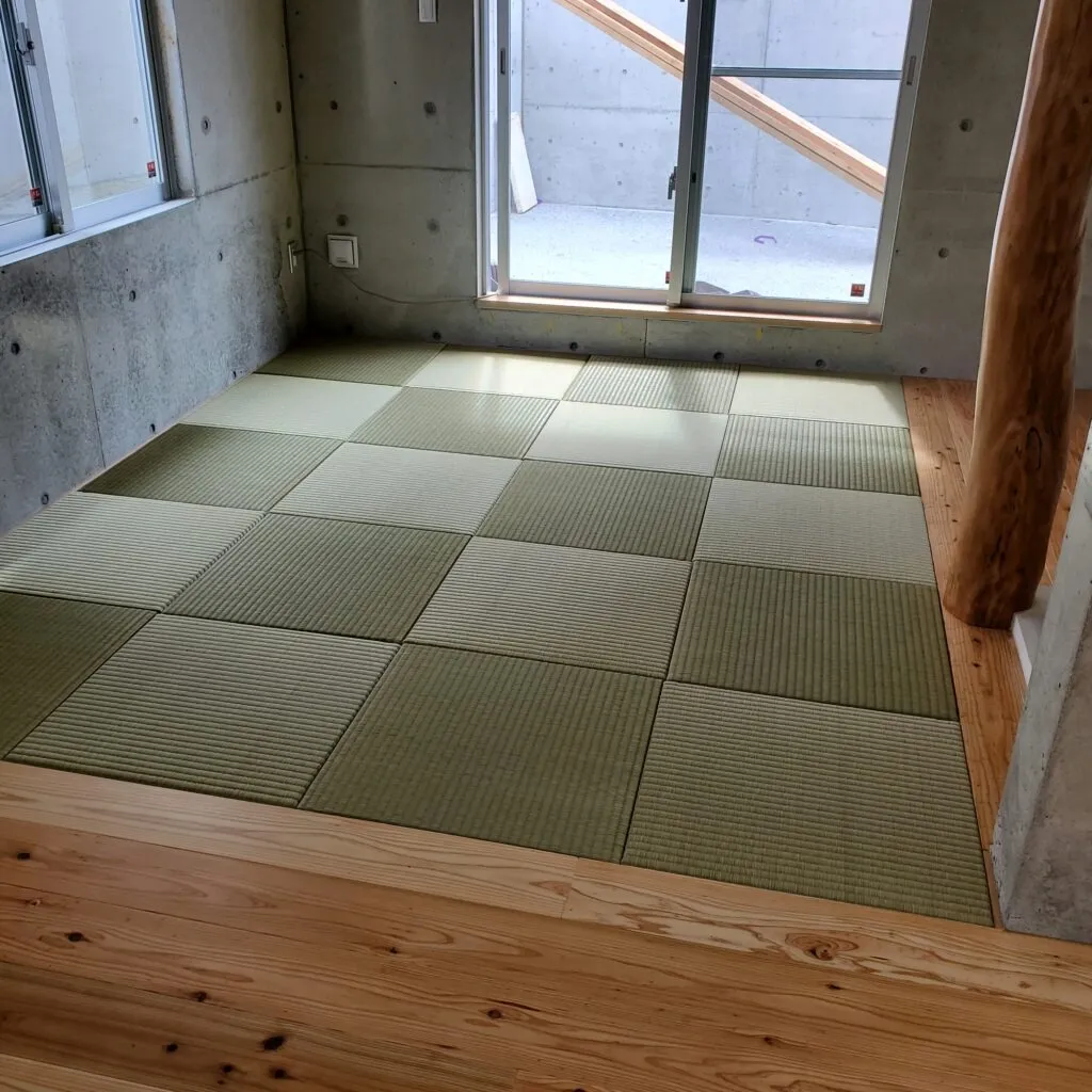 たたみ新調 半帖縁なし(琉球畳)20枚 納品完了(那覇市)～中国産ビーグ(本間)