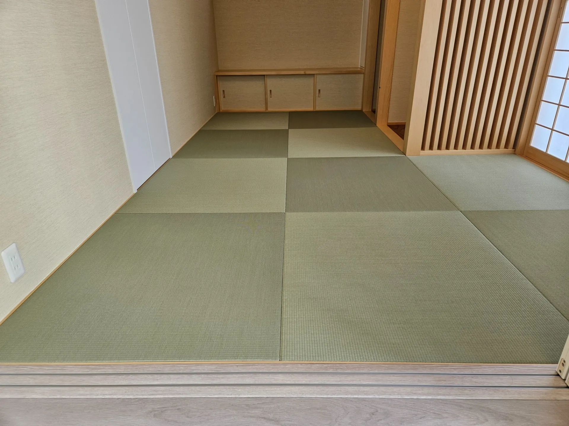 【沖縄県南風原町|琉球畳の新調】半帖縁なし|セキスイ目積グリーン|施工事例|三原産業